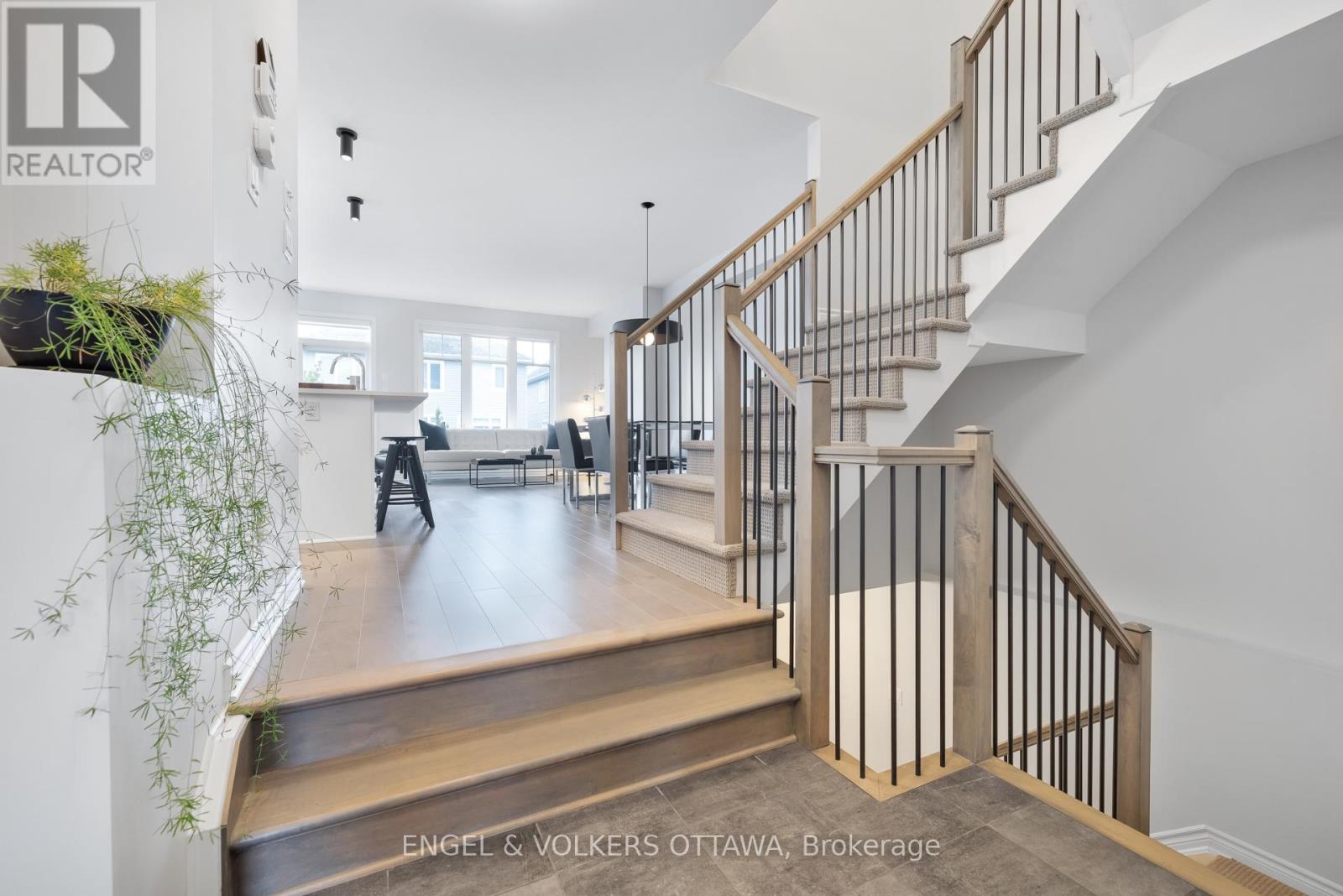 610 Egret Way