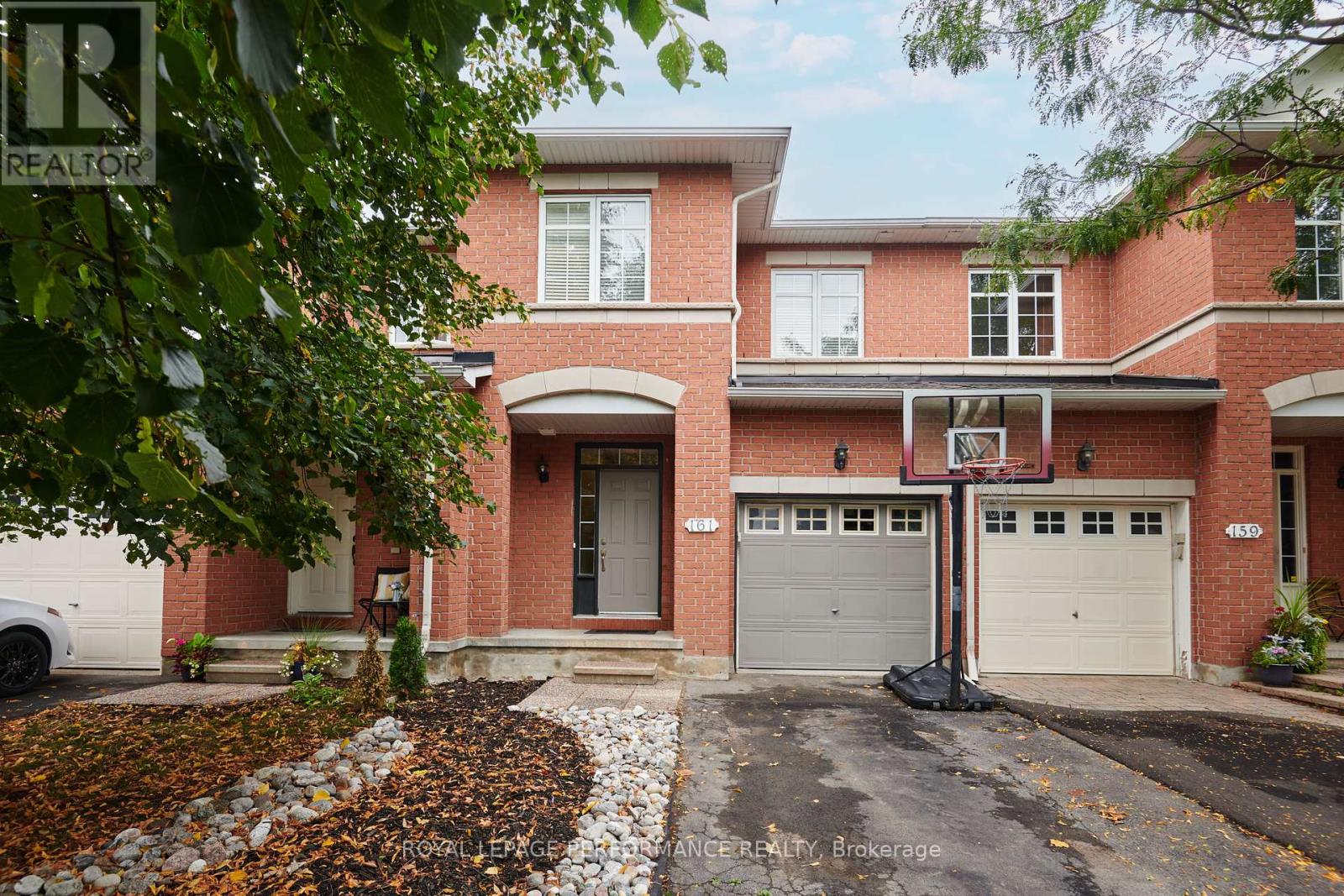161 Duntroon Circle S