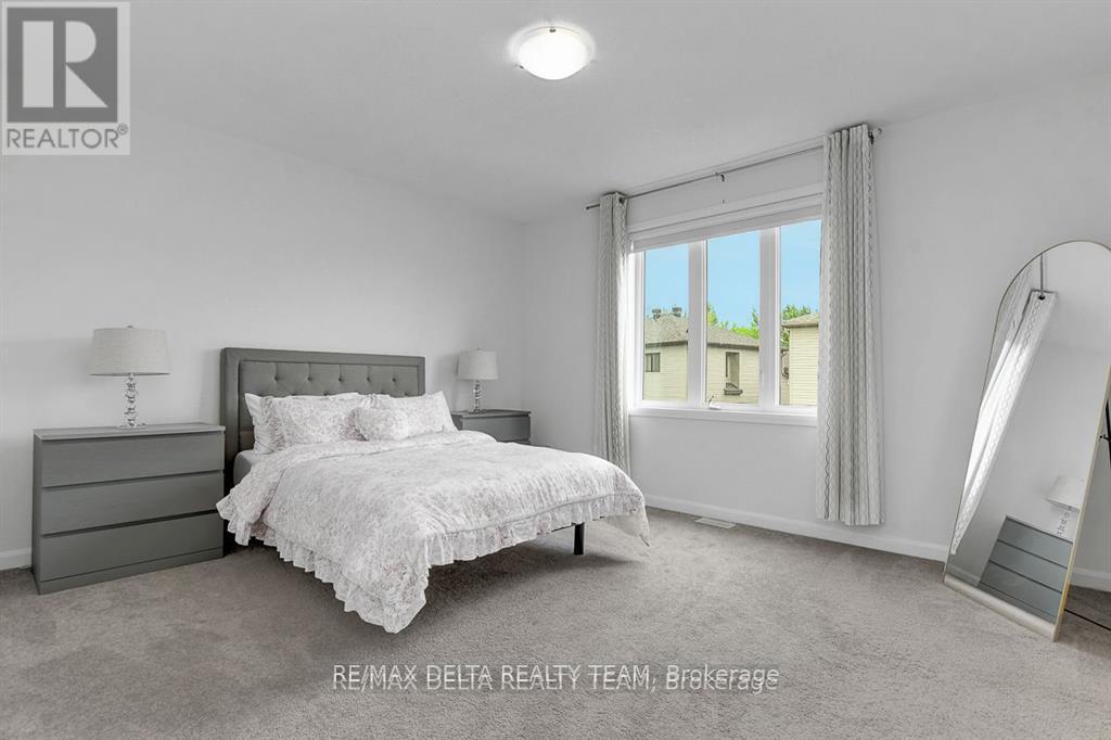 370 Aquaview Drive