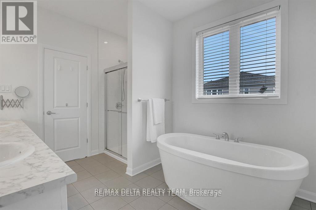 370 Aquaview Drive