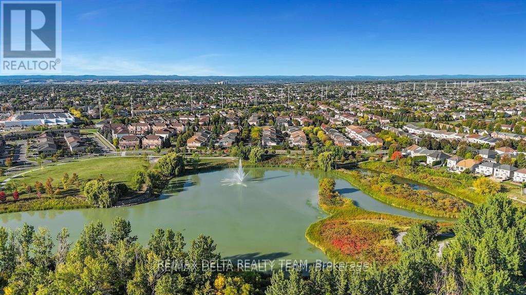 370 Aquaview Drive