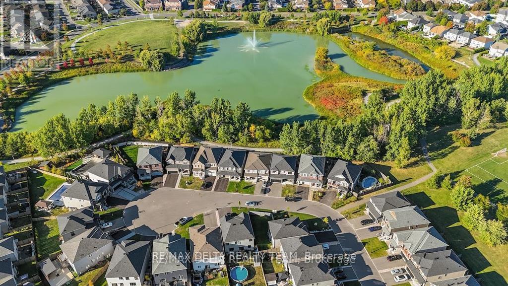 370 Aquaview Drive
