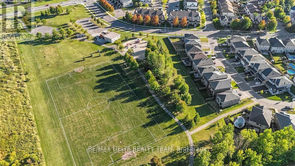 370 Aquaview Drive