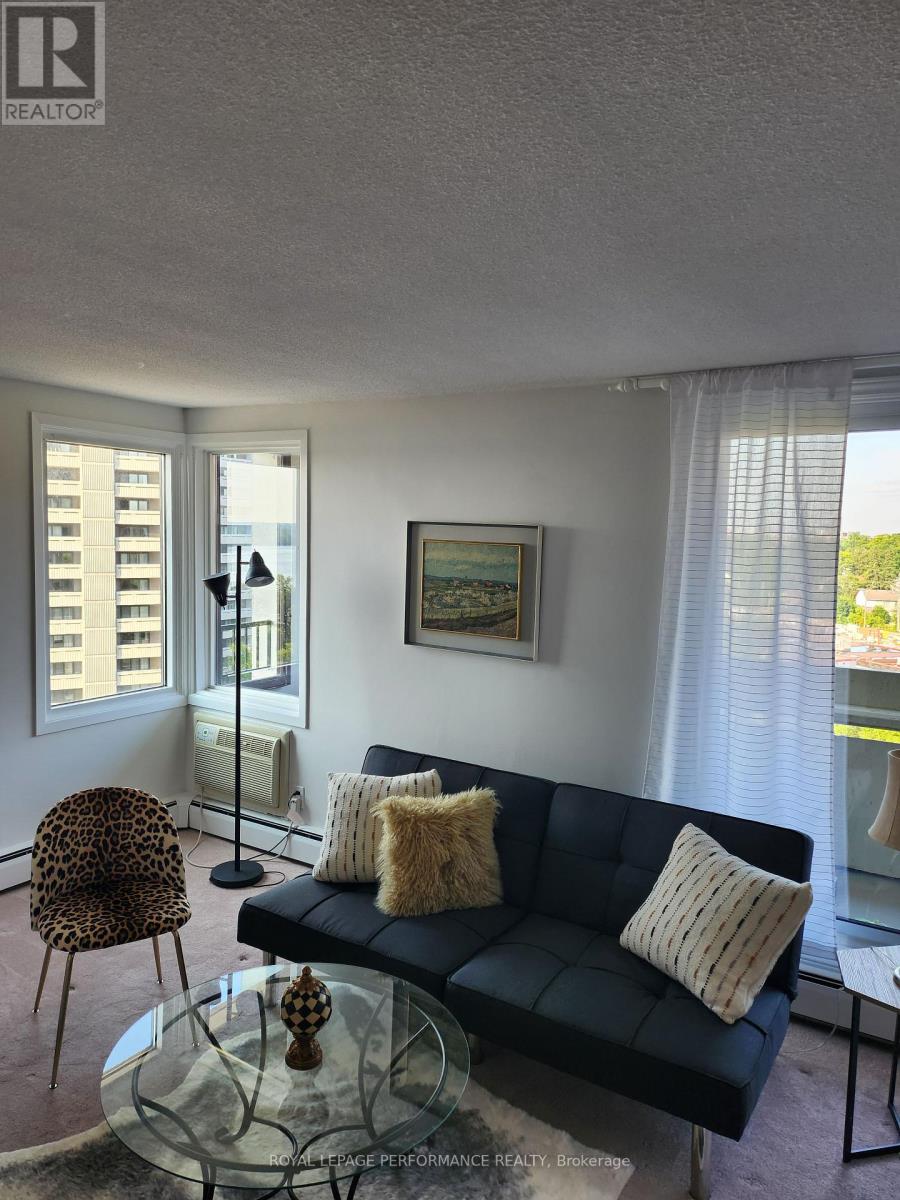 1002 - 1171 Ambleside Drive
