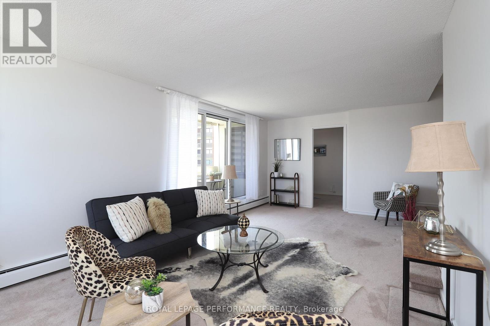 1002 - 1171 Ambleside Drive