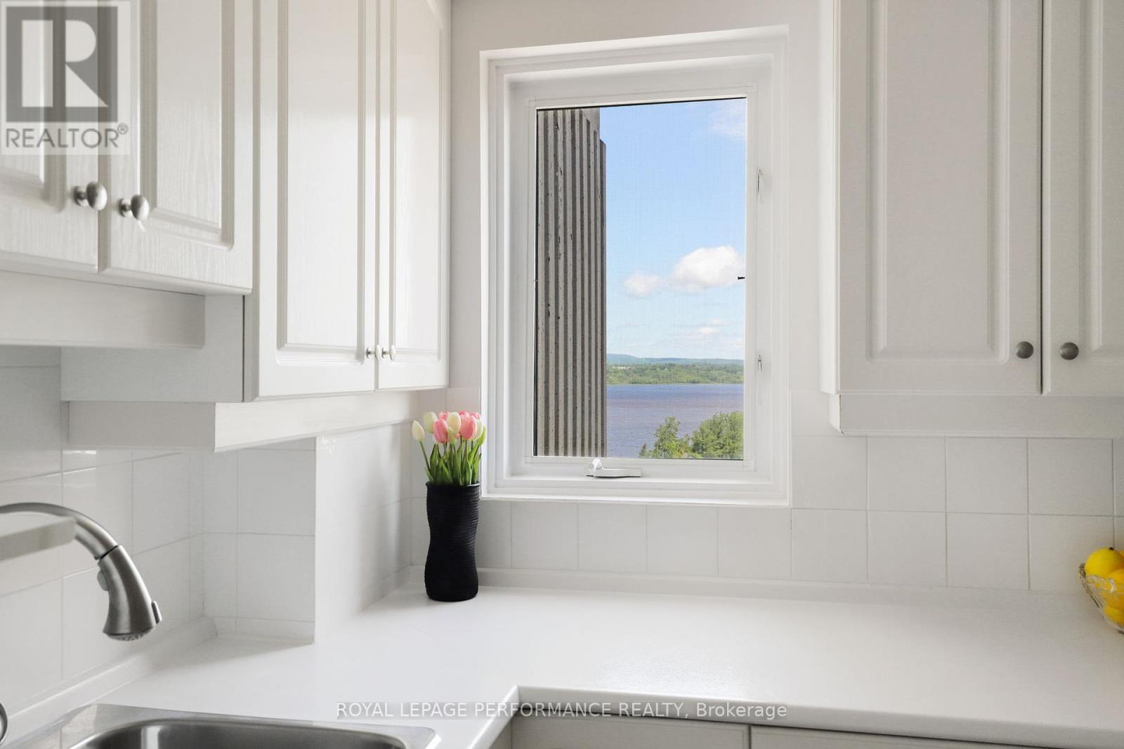 1002 - 1171 Ambleside Drive