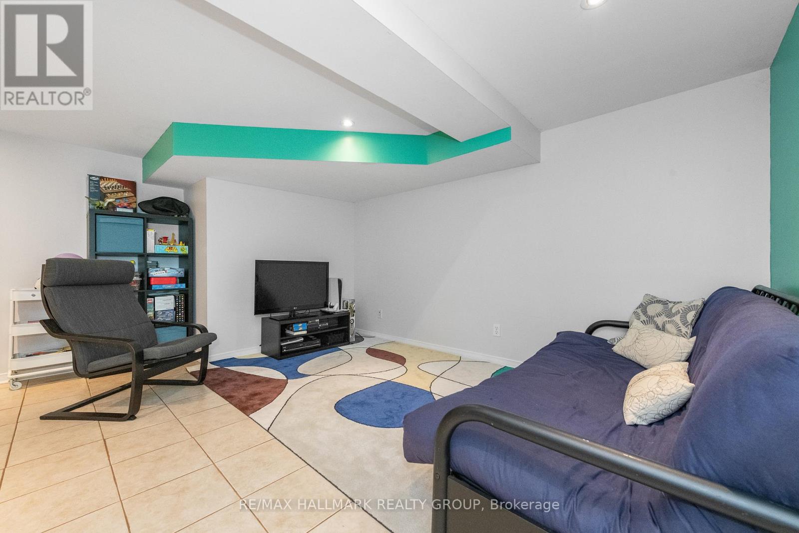 9 Newbury Avenue
