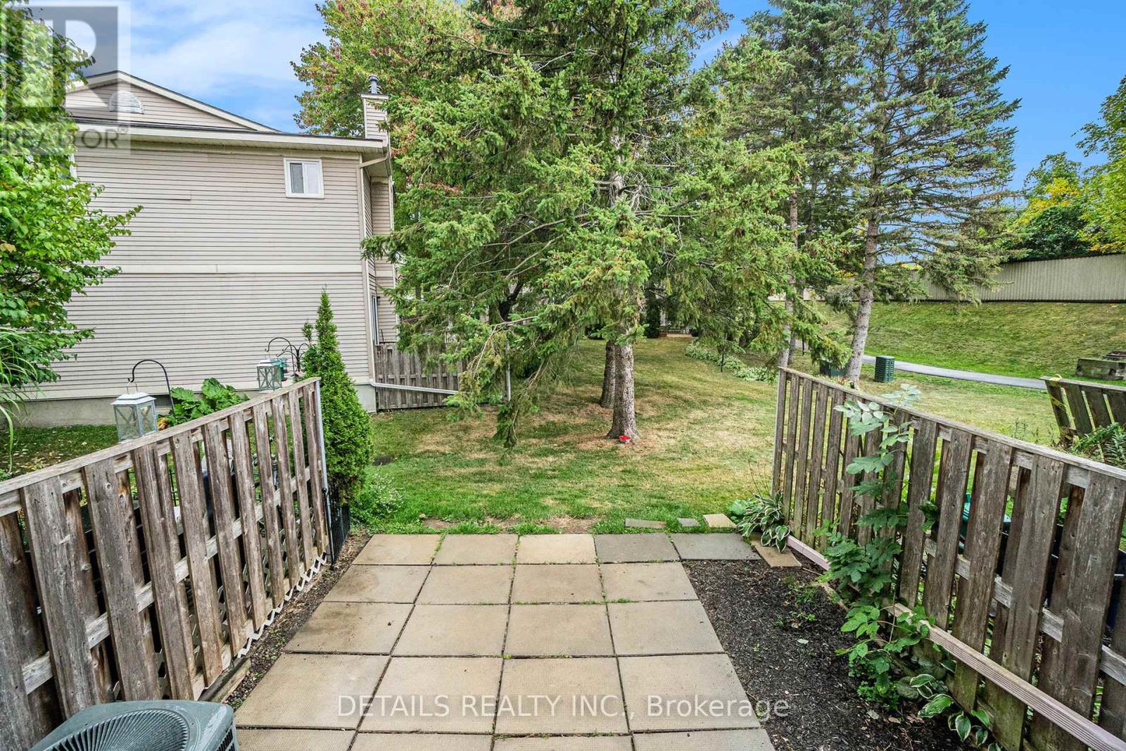 9 - 144 Valley Stream, Unit D Drive