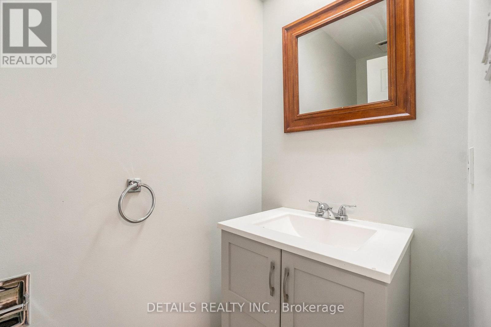 9 - 144 Valley Stream, Unit D Drive