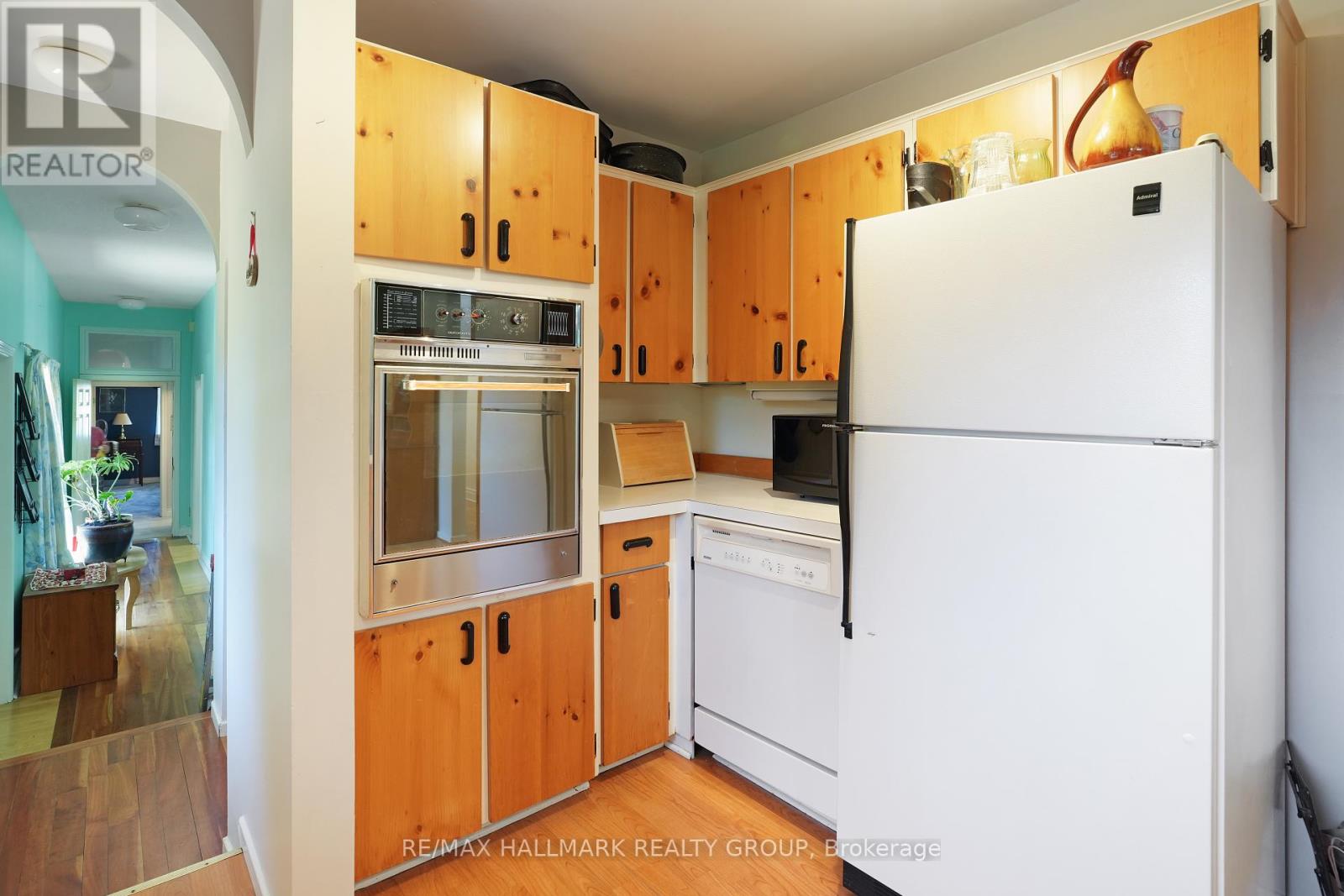 5758 Third Line Road N