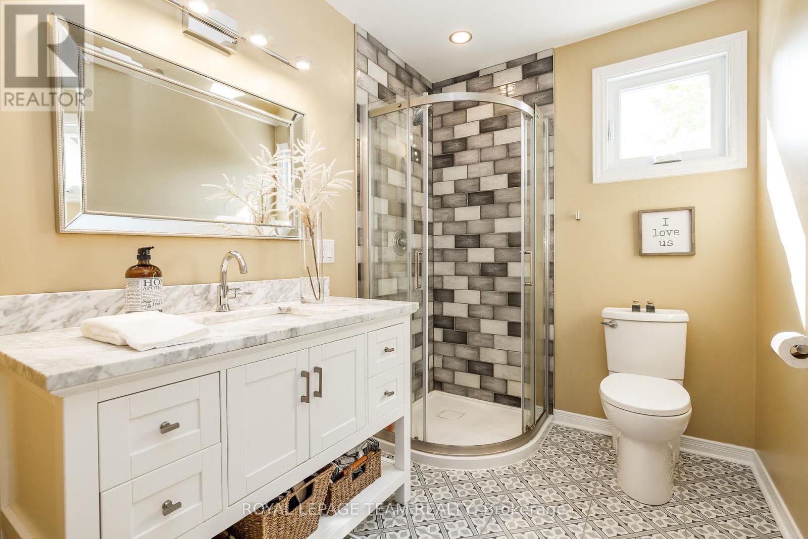 5239 Mclean Crescent