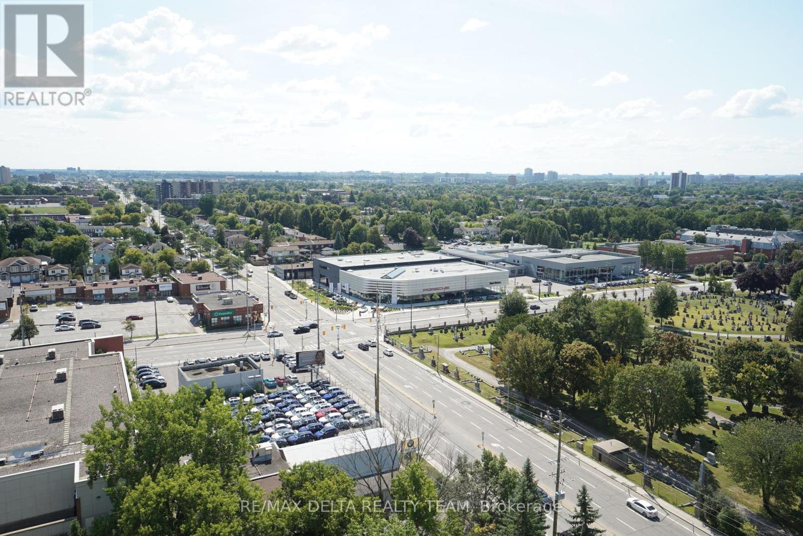 1506 - 545 St. Laurent Boulevard
