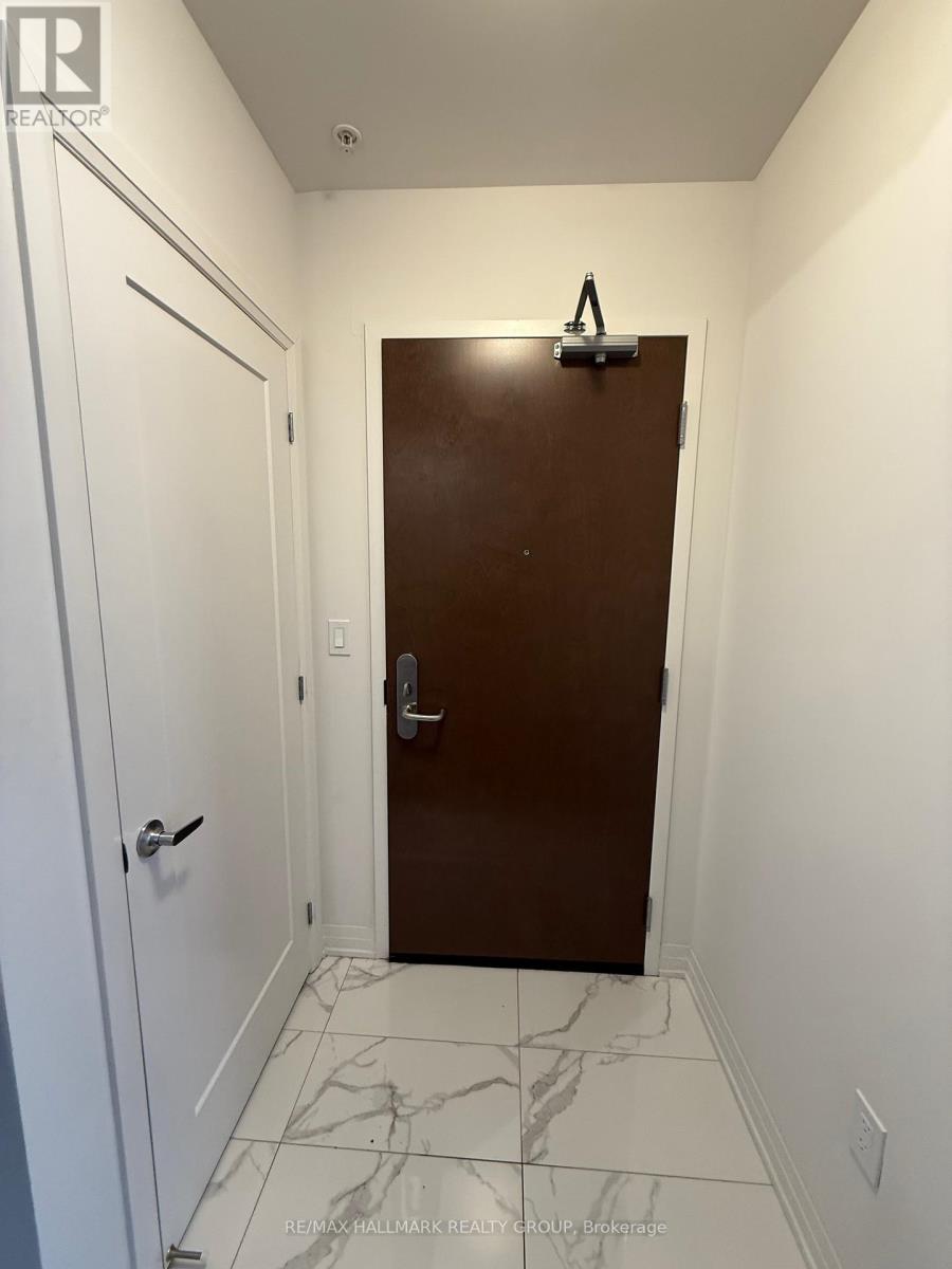 2406 - 805 Carling Avenue