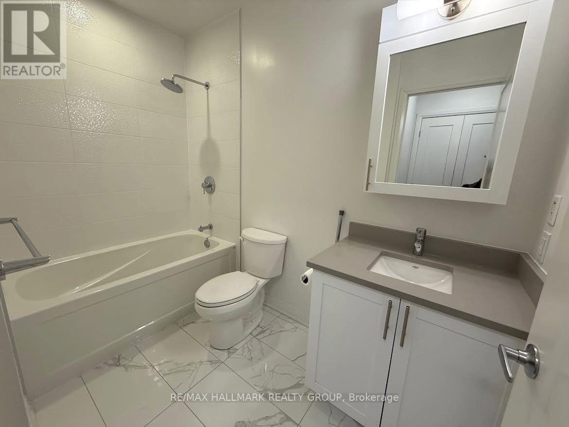 2406 - 805 Carling Avenue