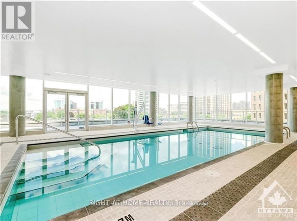 2406 - 805 Carling Avenue