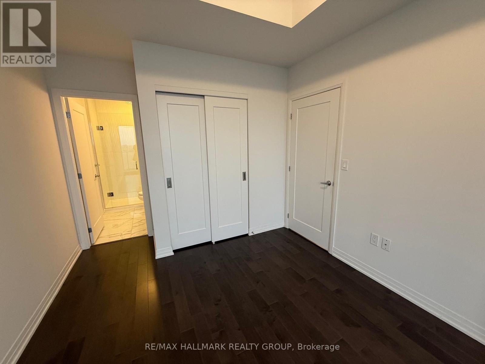 2406 - 805 Carling Avenue