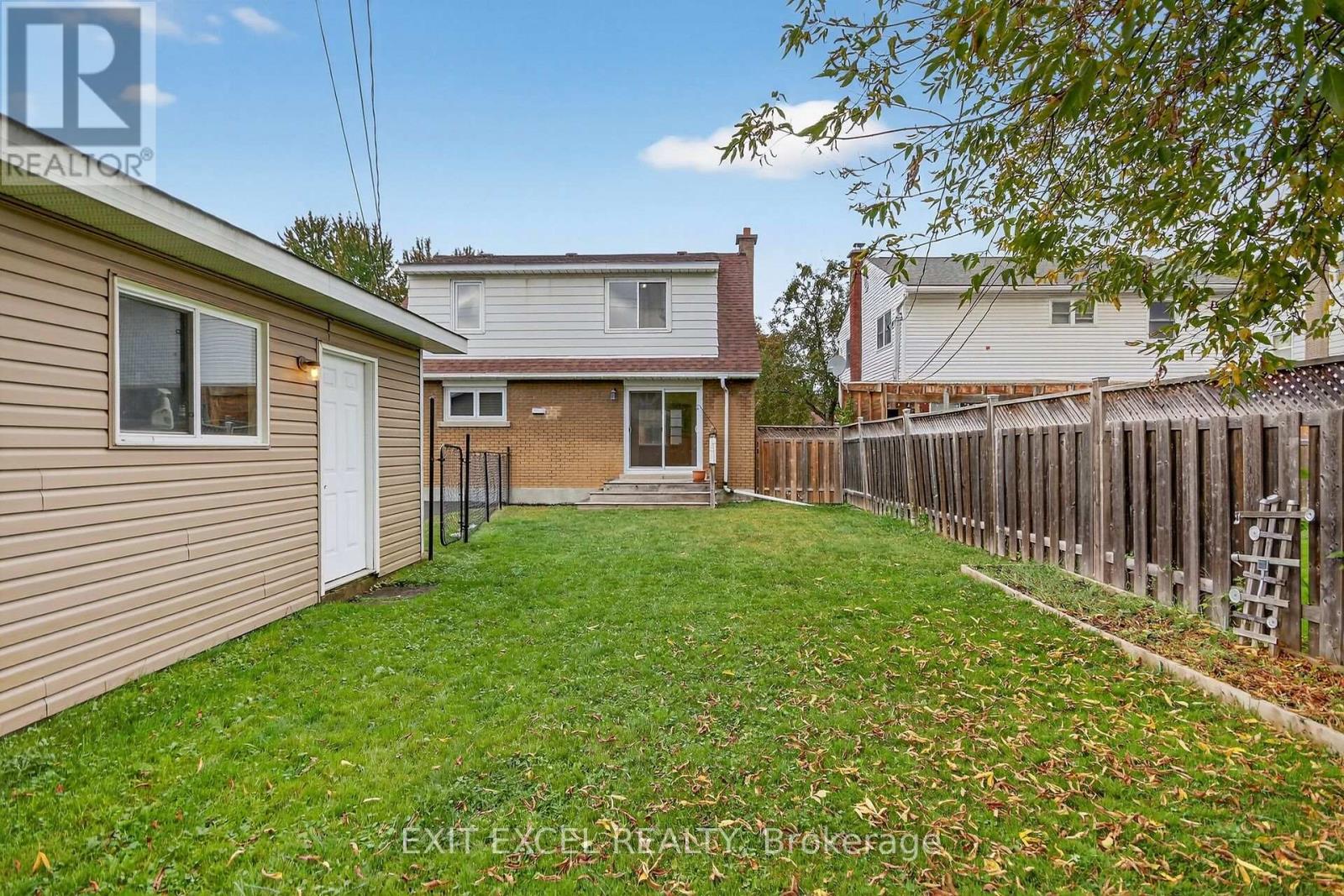 1456 Larose Avenue