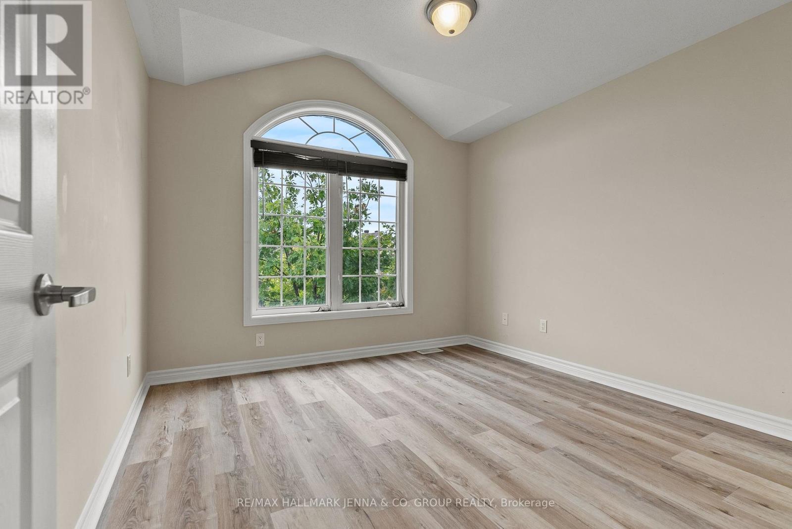 326 Gallantry Way