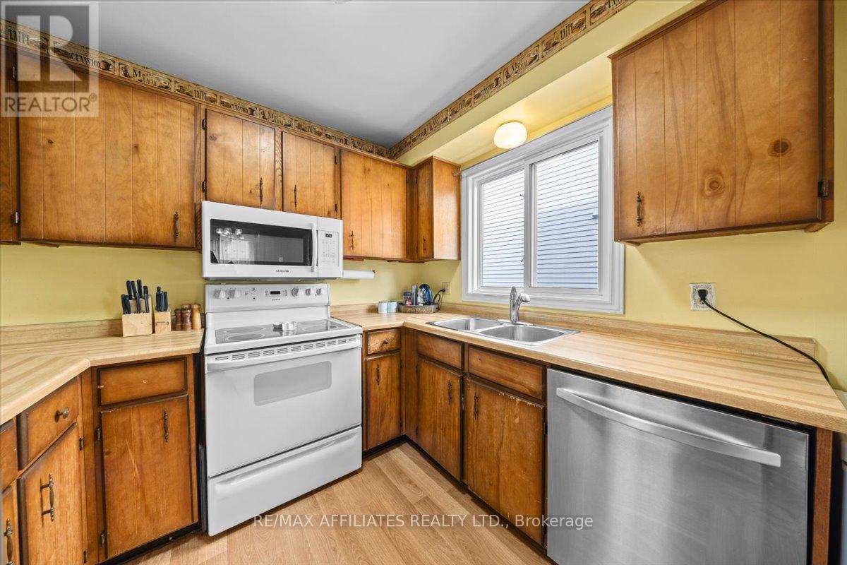1093 St Lucia Place