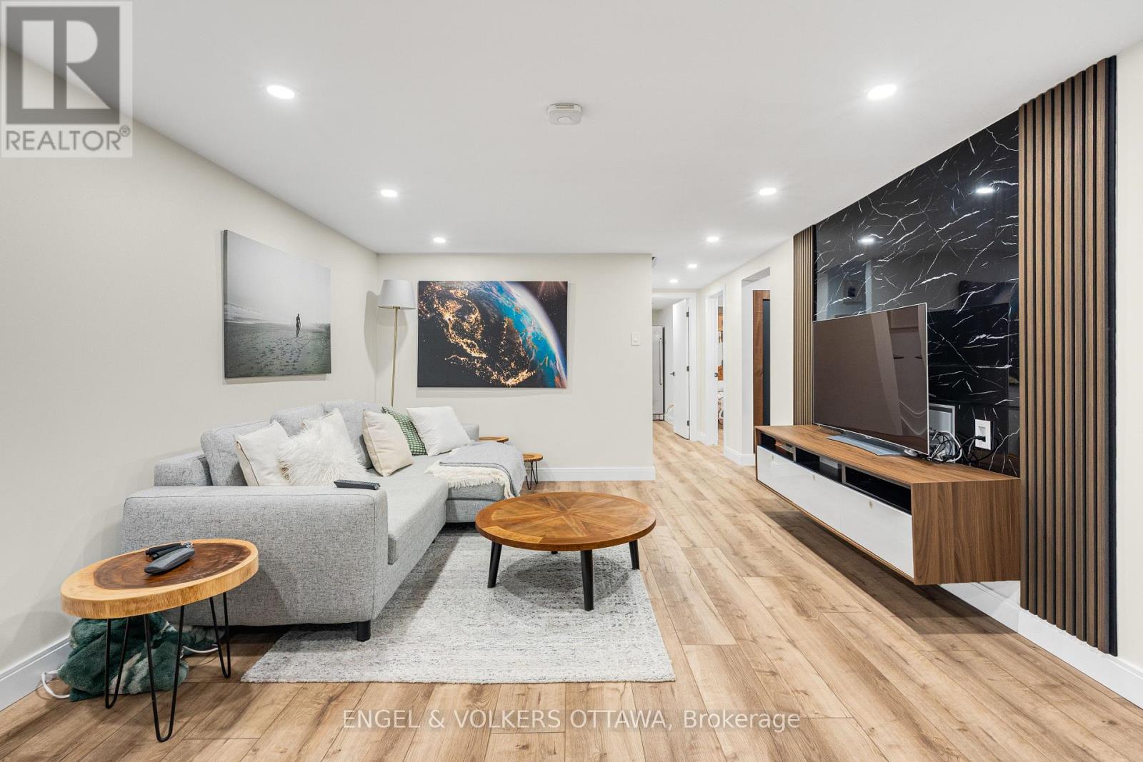 2 Davies Court