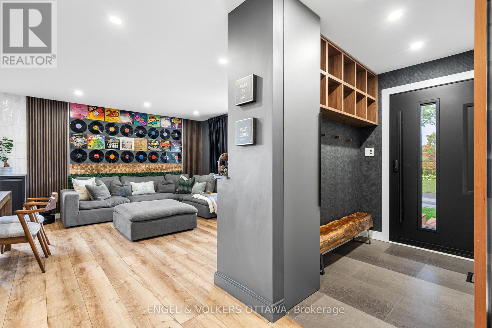 2 Davies Court