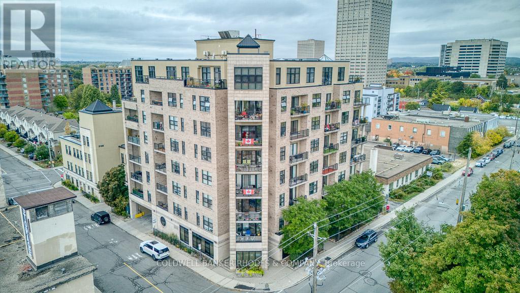405 - 320 Parkdale Avenue