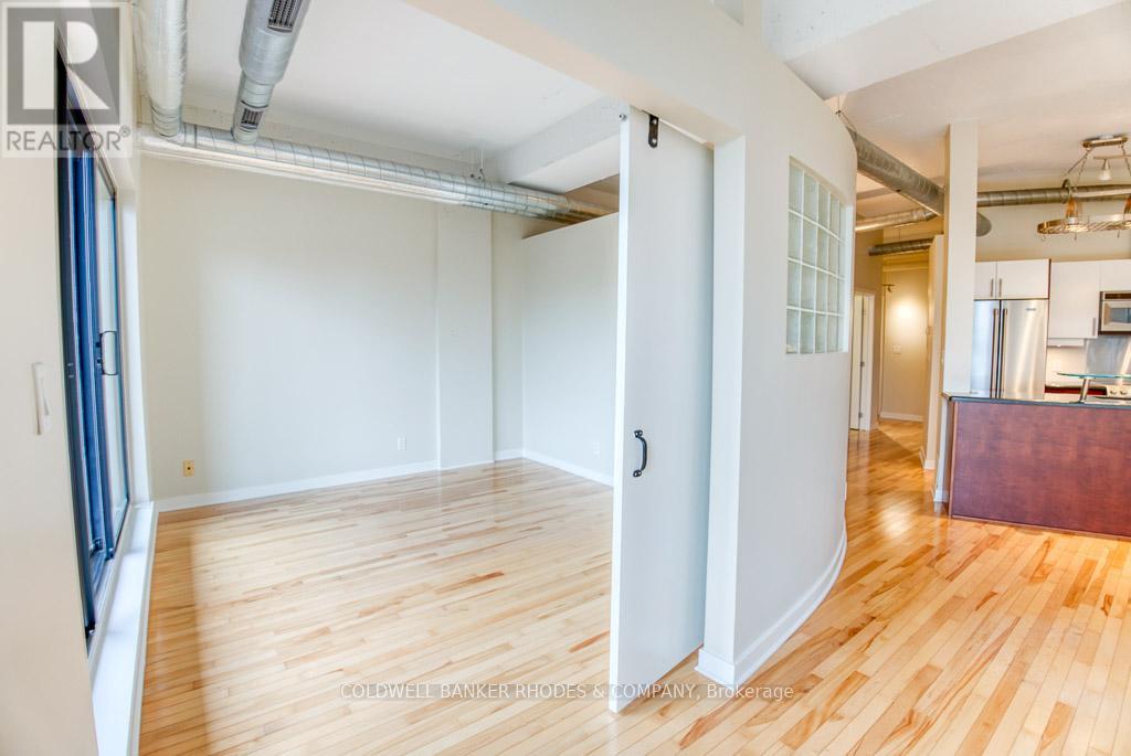 405 - 320 Parkdale Avenue