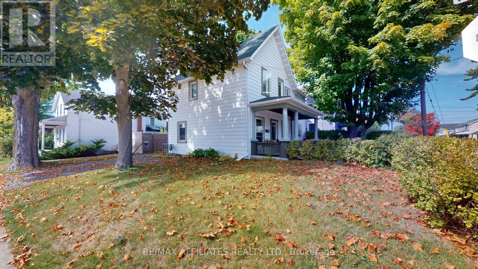 2 Daniel Street