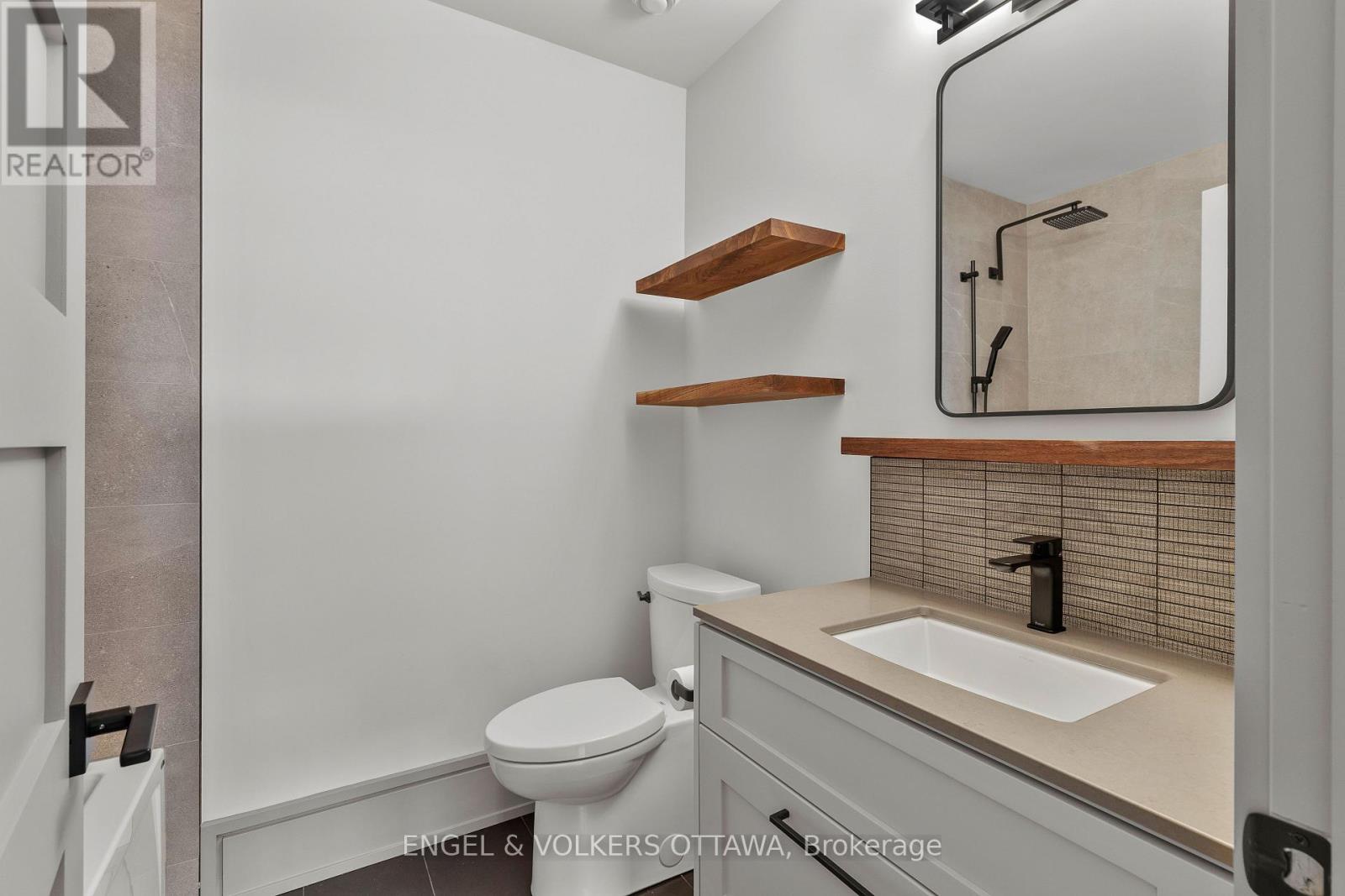 37 Clarendon Avenue