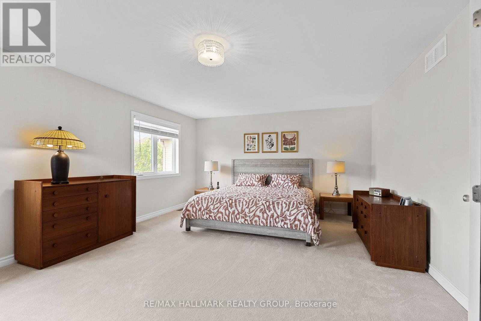 112 Gracewood Crescent