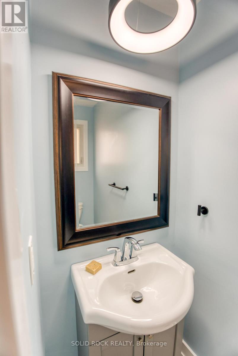 12 - 463 Canotia Place