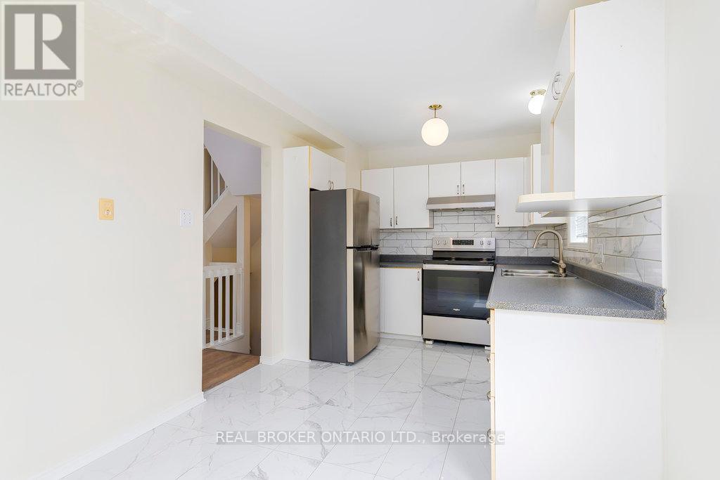 8 Drayton Private
