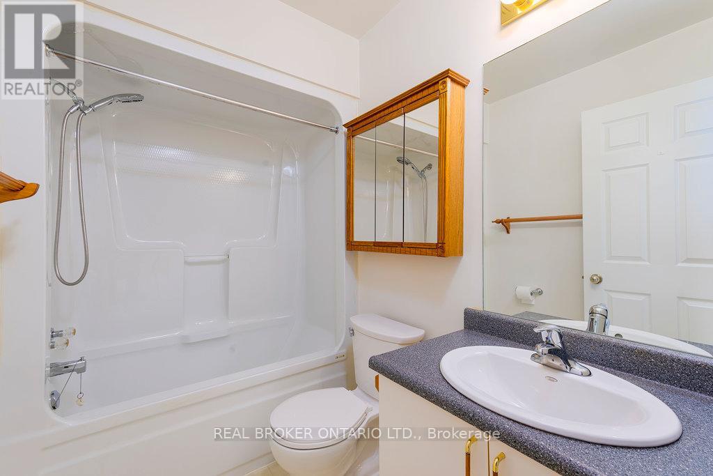 8 Drayton Private