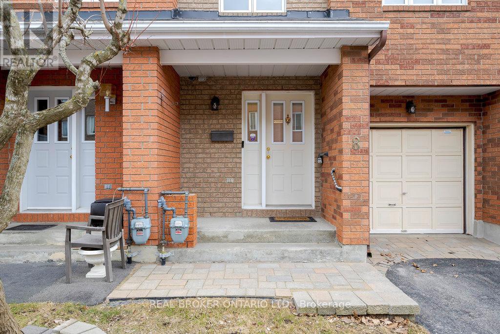 8 Drayton Private