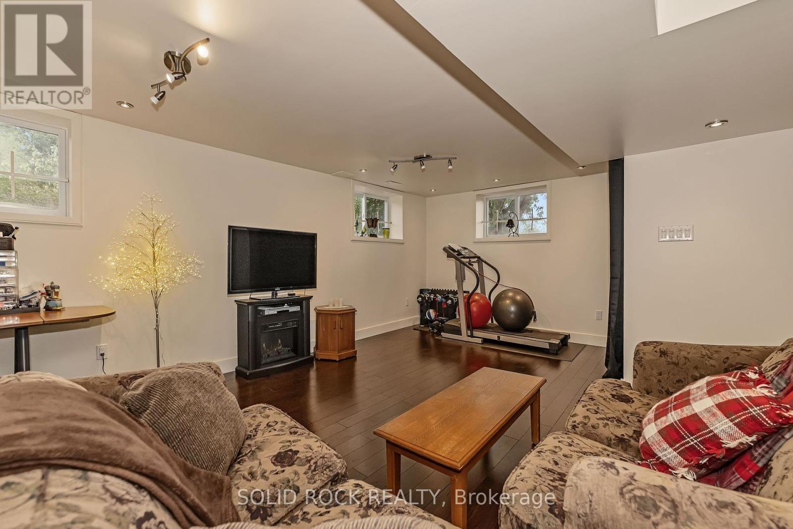 6800 Dwyer Hill Road