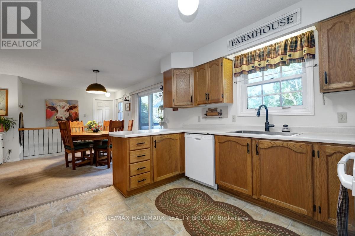 20 Hilltop Crescent S