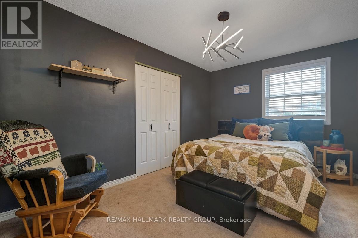 20 Hilltop Crescent S