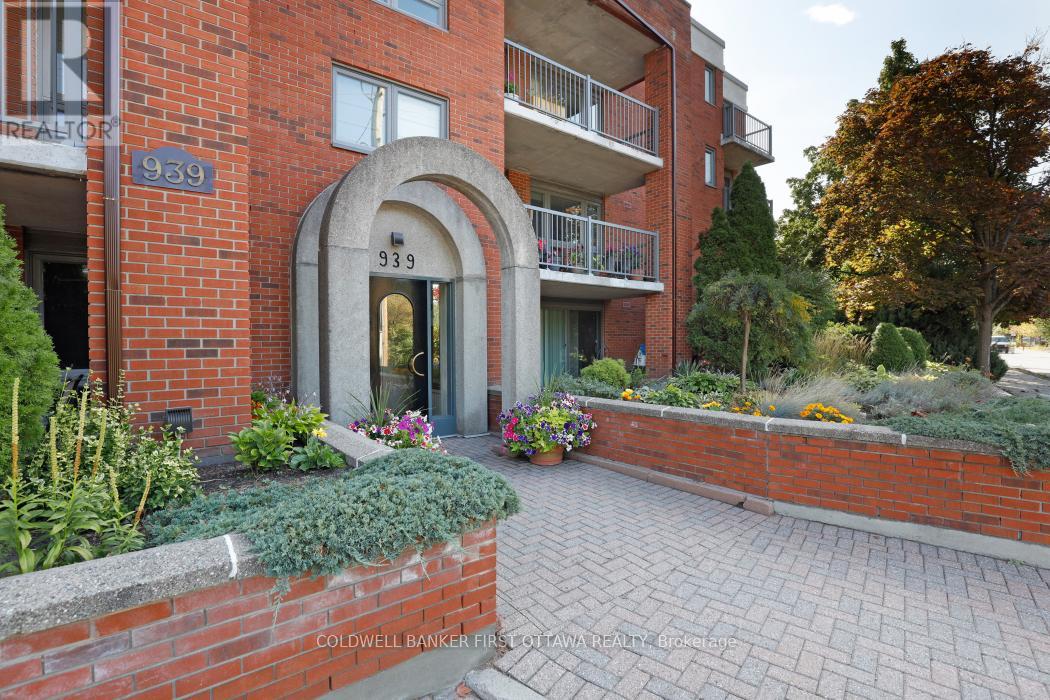 303 - 939 North River Road