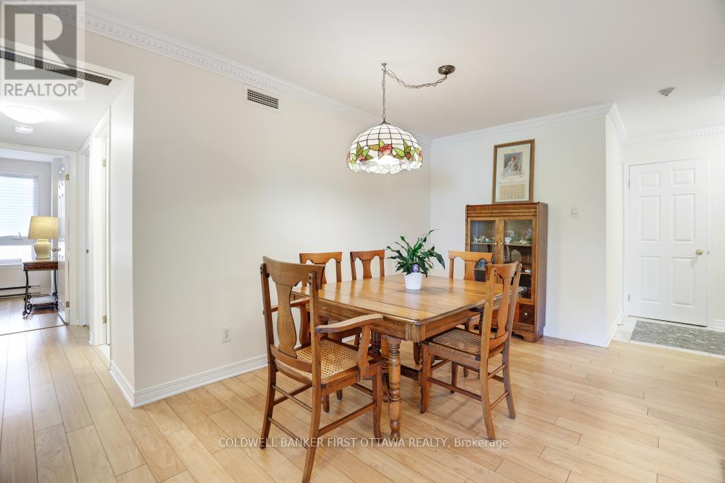 303 - 939 North River Road