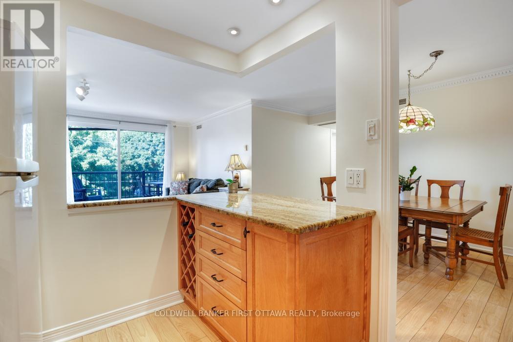 303 - 939 North River Road