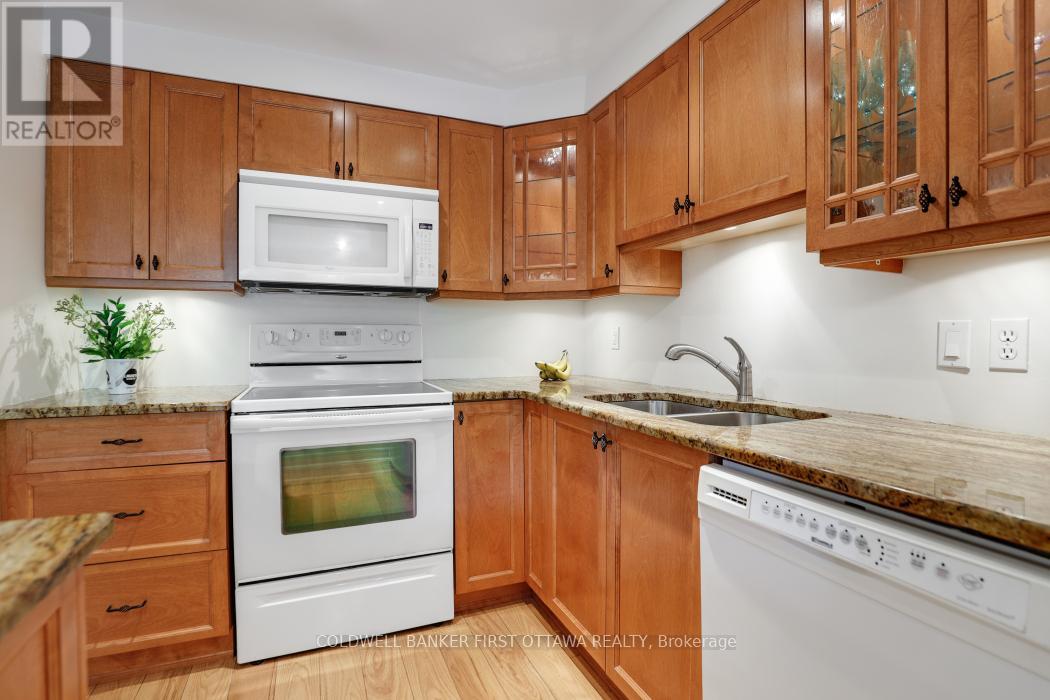 303 - 939 North River Road