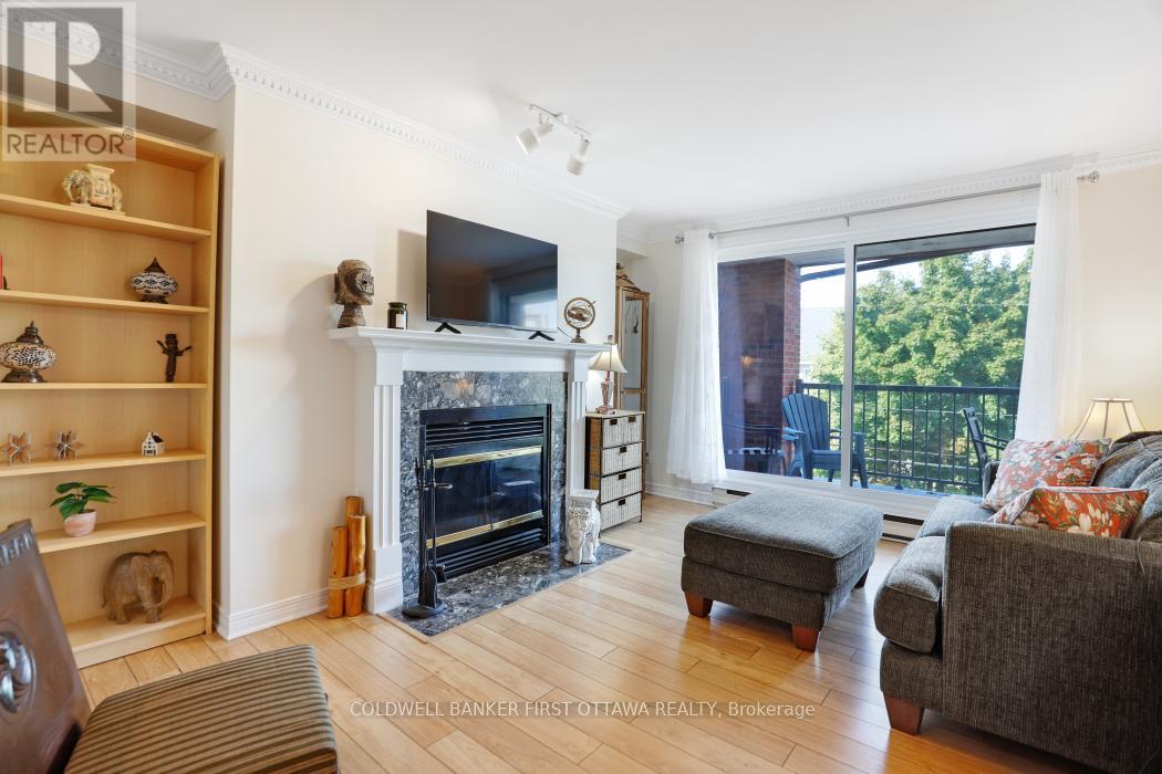 303 - 939 North River Road