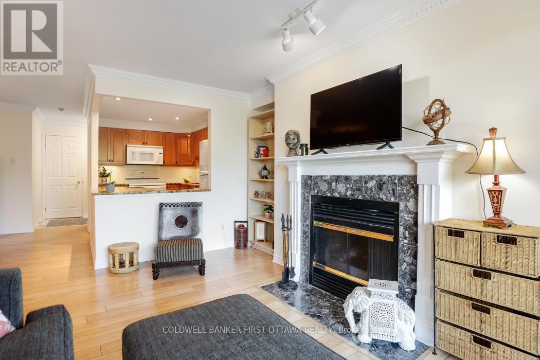 303 - 939 North River Road