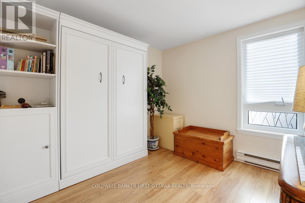 303 - 939 North River Road