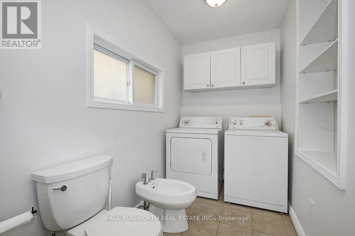 36 Champagne Avenue S