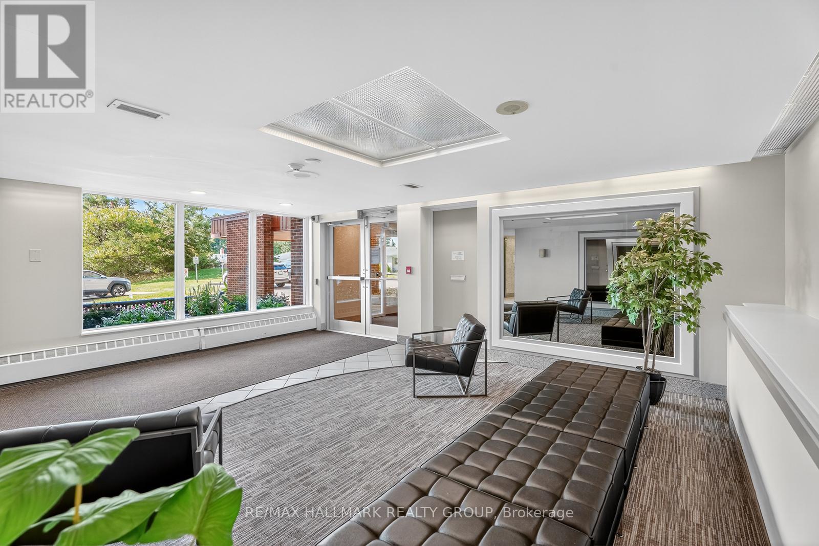 304 - 915 Elmsmere Road