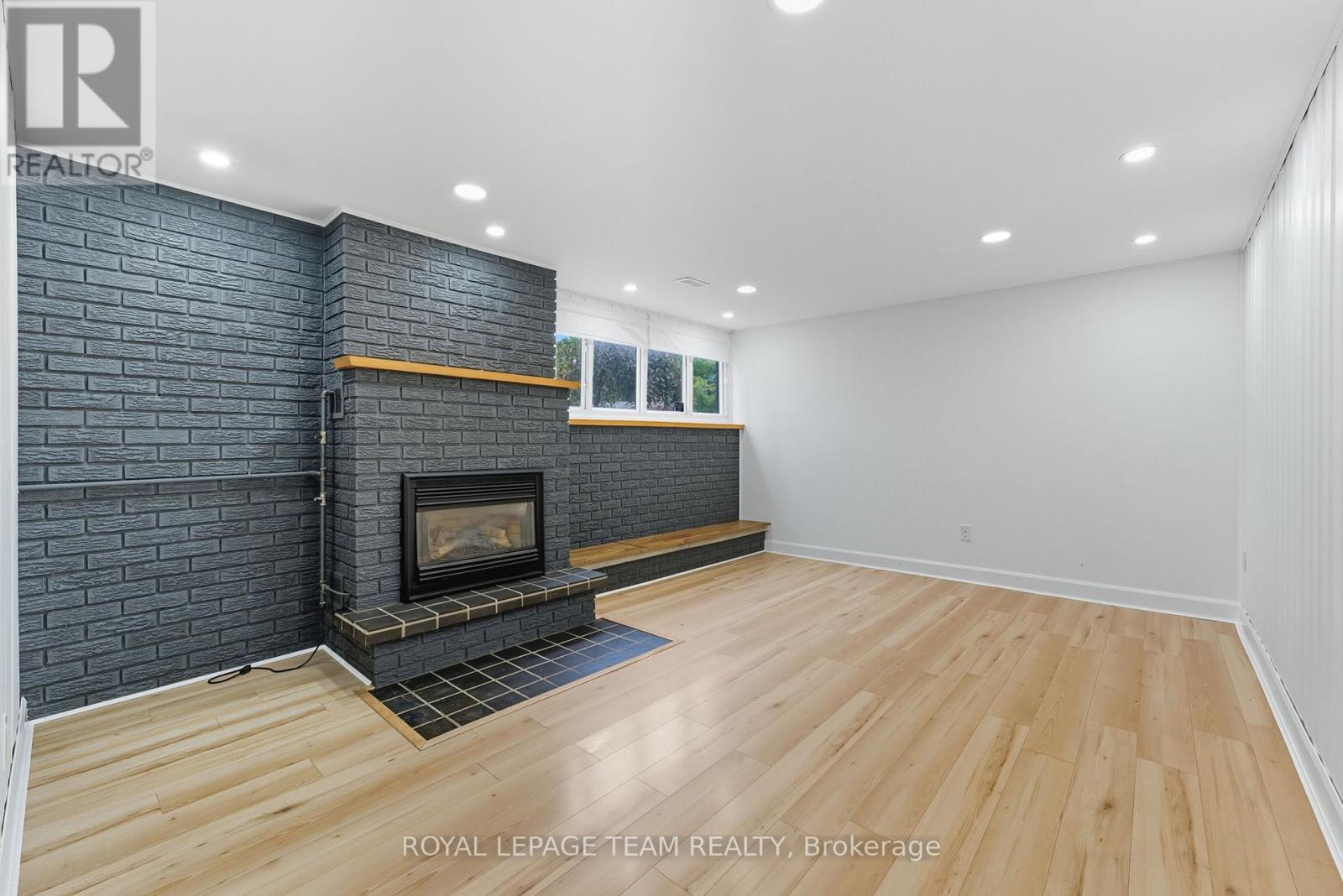 1856 Playfair Drive