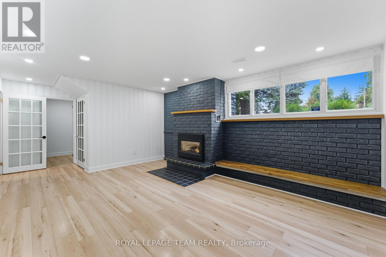 1856 Playfair Drive