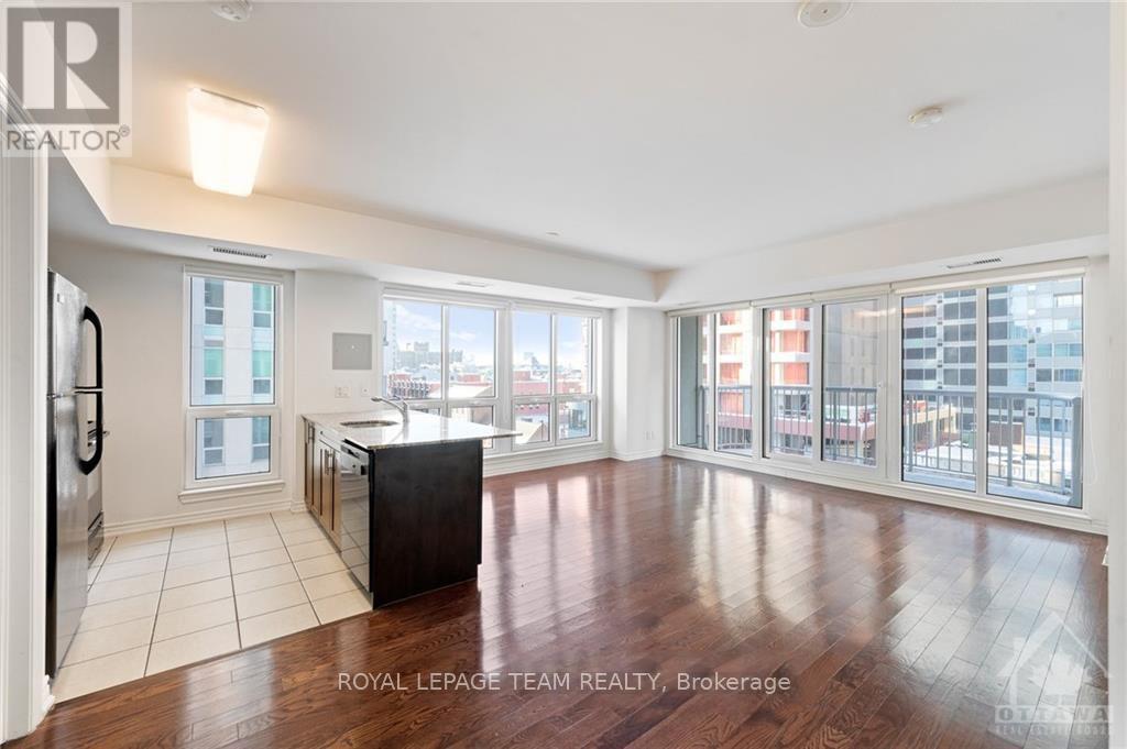 401 - 234 Rideau Street