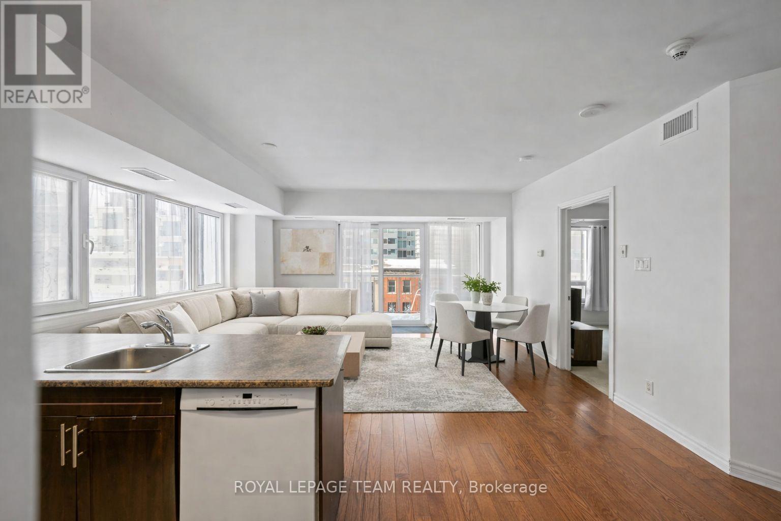 401 - 234 Rideau Street